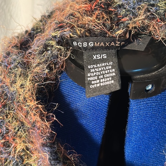 BCBG super soft poncho style sweater with dolman sleeves. Approx 28” long - Picture 4 of 5